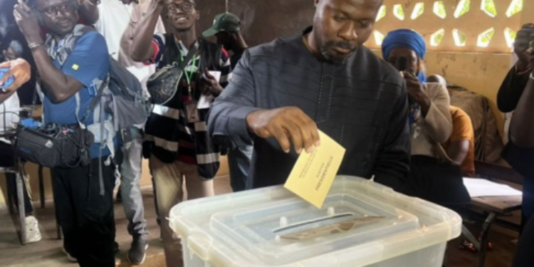 Ziguinchor- Guy Marius Sagna après son vote:  » si ce vote a eu lieu, c’est grâce au peuple sénégalais »